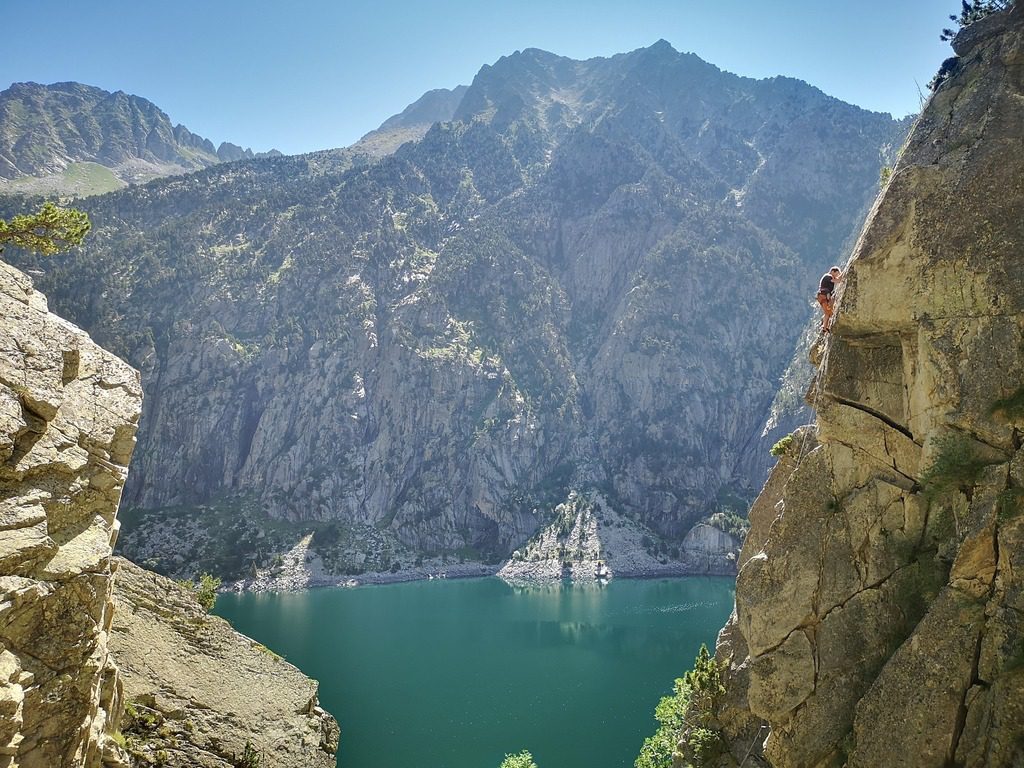 Escalada deportiva guiada en los vall de Boi