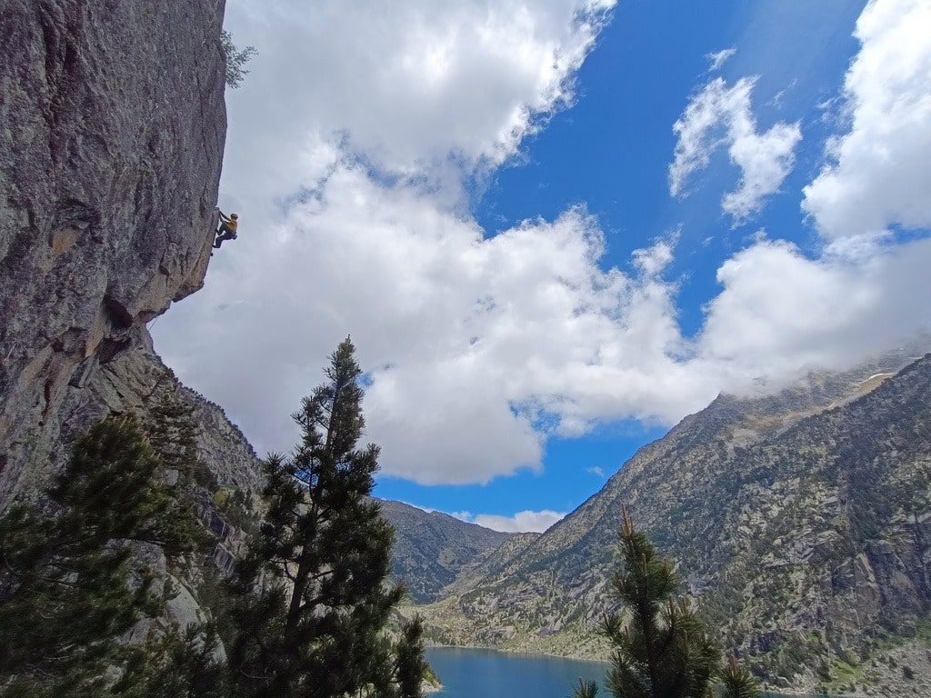 Escalada deportiva guiada en los Pirineos