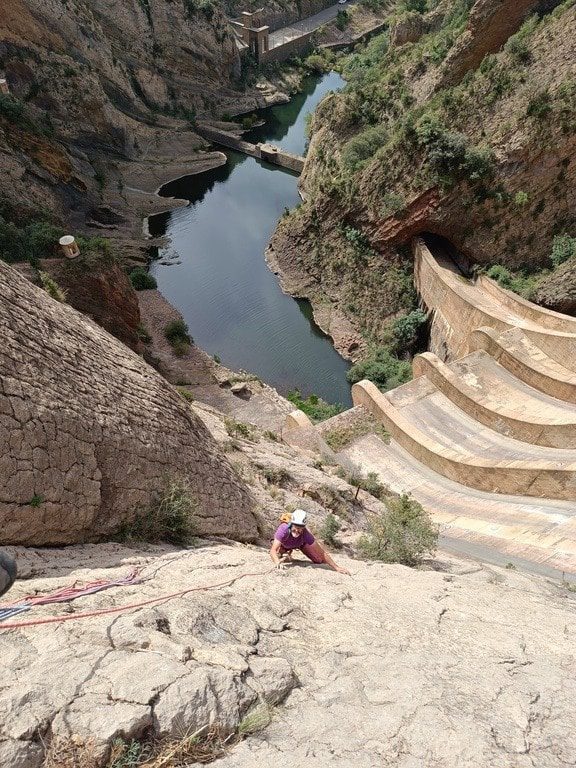 escalada prepirineo con guia de montaña via larga