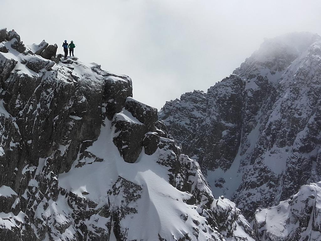 Curso de alpinismo en el puente de Diciembre