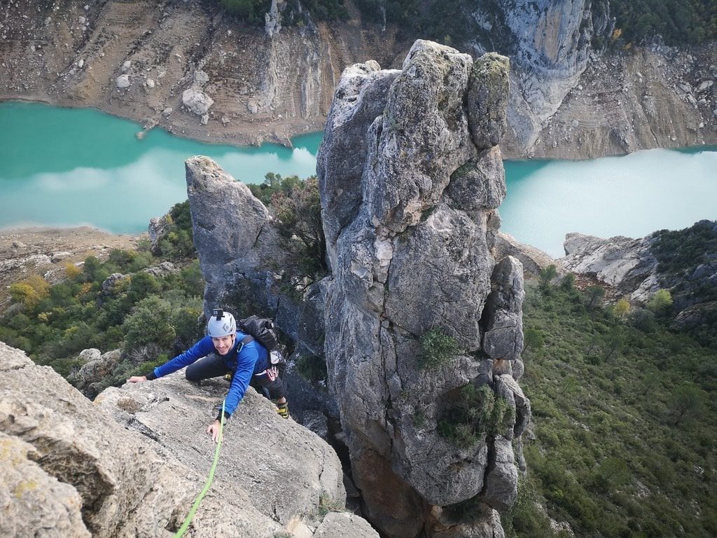 Escalada en arista de la urquiza olmo con un guía de montaña